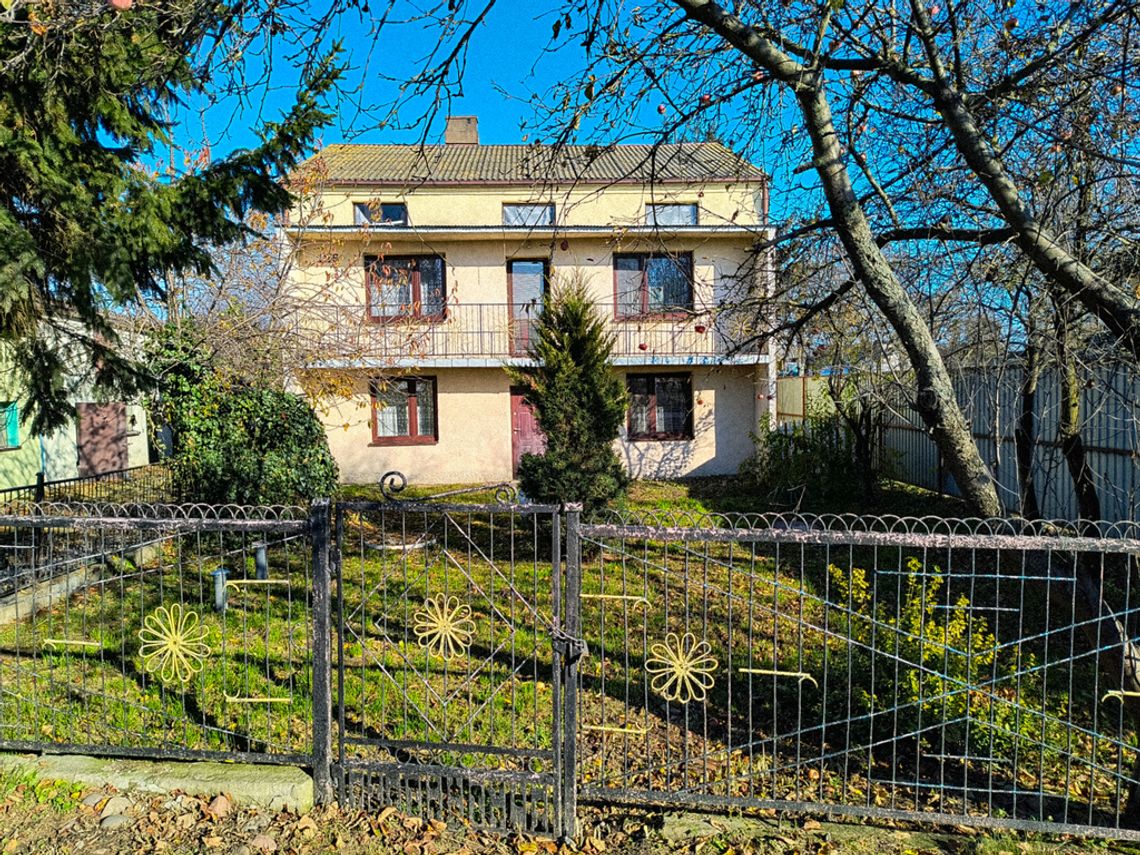 Tani piętrowy dom - Siedlisko Próchenki