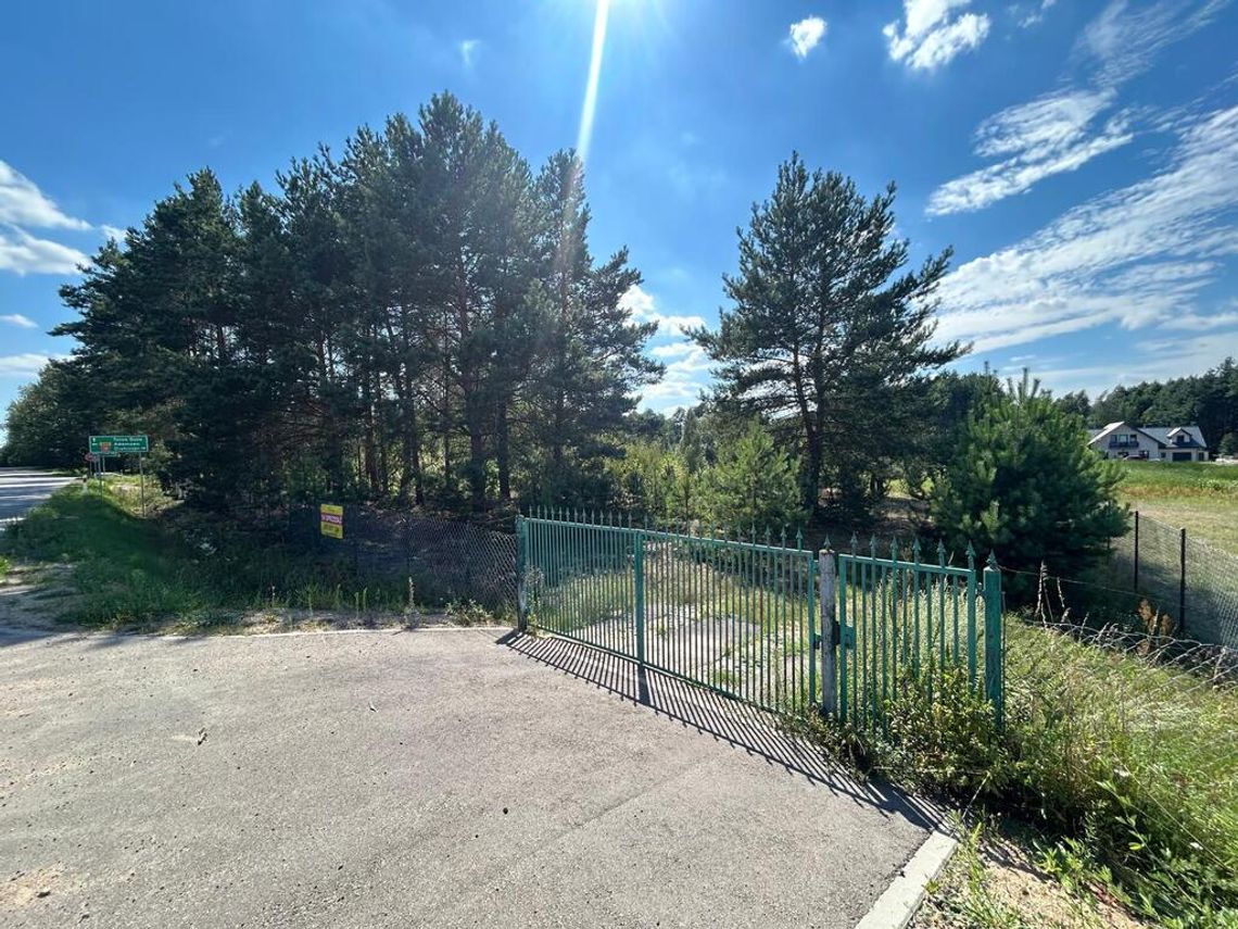 Unikalna działka usługowa ze stawem i lasem! Unikalna działka usługowa ze stawem i lasem!