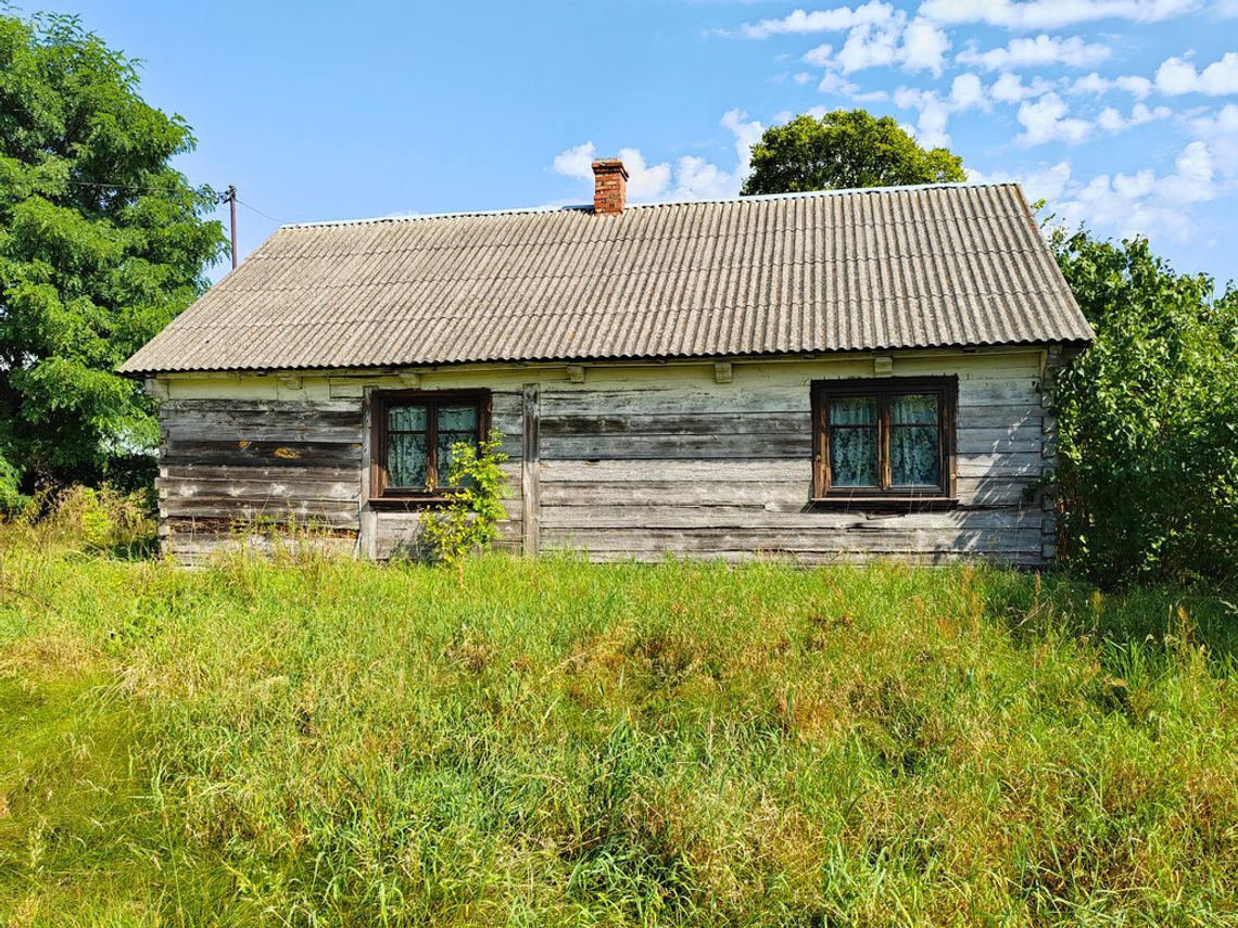 Urokliwa działka z domkiem do remontu – 3366 m² Urokliwa działka z domkiem do remontu – 3366 m²