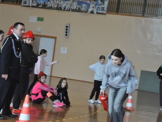 Gminne Halowe Zawody Sportowo-Pożarnicze Młodzieżowych Drużyn Pożarniczych w Łomazach
