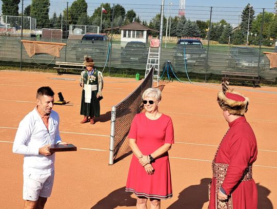 Turniej Tenisa Ziemnego z Okazji Czterdziestolecia Aktywności Tenisowej Piotra Szyszkowskiego.