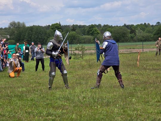 Piknik historyczny w Mazanówce