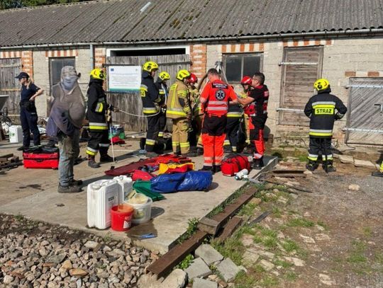 40-latek stracił równowagę i runął z kilku metrów na beton [ZDJĘCIA]