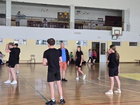 Międzyszkolne Zawody Siatkarskie Drużyn Mieszanych o Puchar Radnej Gminy Marty Piotrowskiej Międzyszkolne Zawody Siatkarskie Drużyn Mieszanych o Puchar Radnej Gminy Marty Piotrowskiej