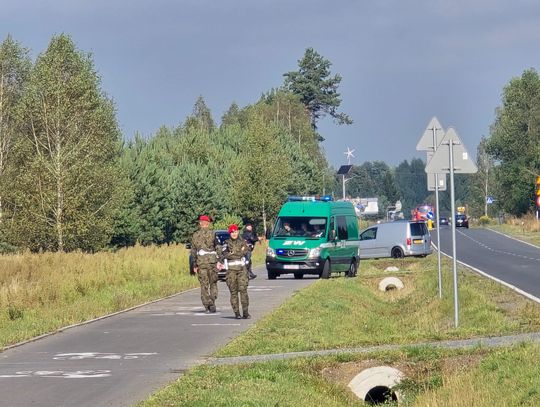 Rosyjski dron spadł w Czosnówce. Służby prowadzą czynności [GALERIA ZDJĘĆ]