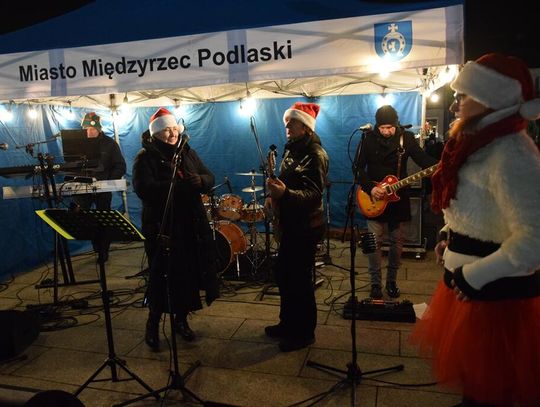 Międzyrzec Podlaski. Rozświetlenie choinki [GALERIA ZDJĘĆ]