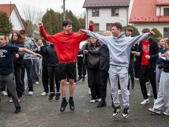 Radzyńscy uczniowie do szkoły po feriach wrócili wilczym tropem (GALERIA ZDJĘĆ)