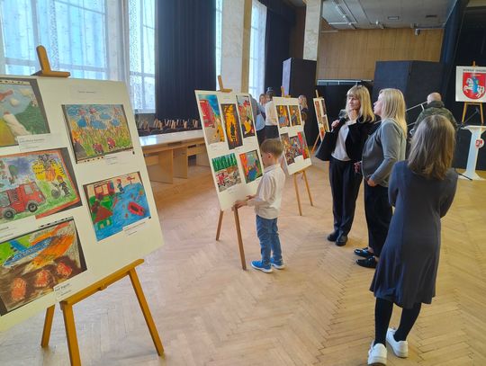 Najpiękniej pokazali pożarniczą służbę. Strażacy w malarskiej wizji młodych (GALERIA ZDJĘĆ)